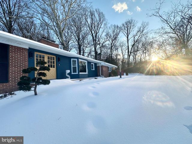 17821 POND RD, Ashton, MD 20861