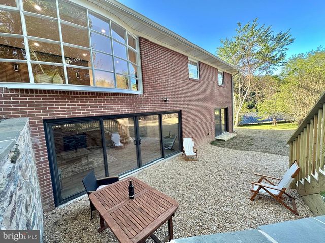 17821 POND RD, Ashton, MD 20861