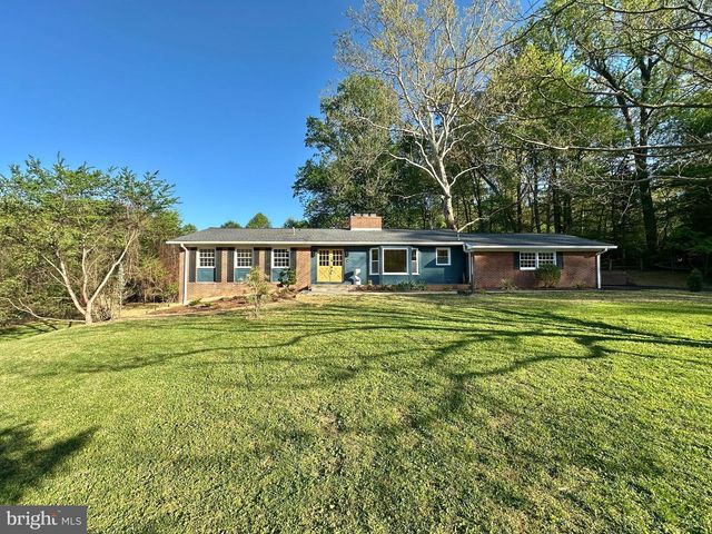 17821 POND RD, Ashton, MD 20861