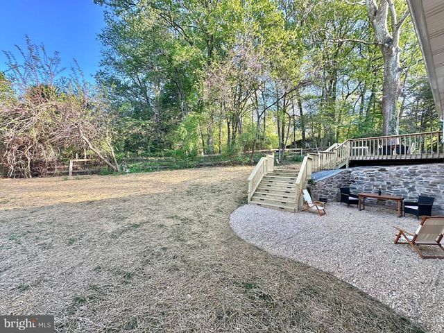 17821 POND RD, Ashton, MD 20861