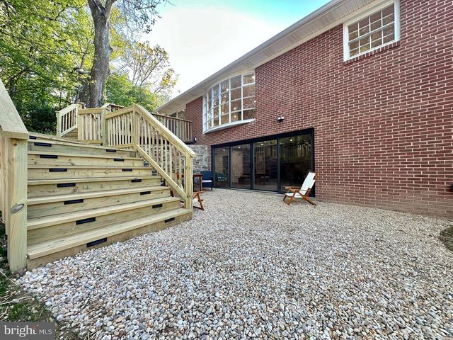 17821 POND RD, Ashton, MD 20861
