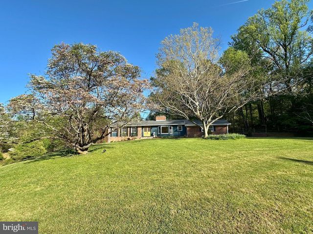 17821 POND RD, Ashton, MD 20861