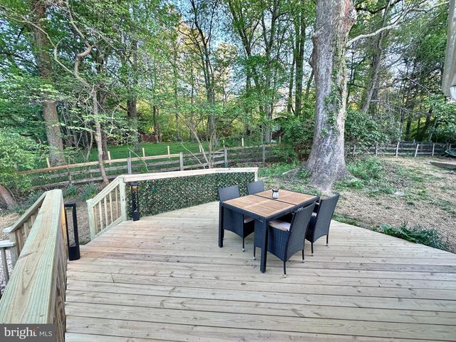 17821 POND RD, Ashton, MD 20861