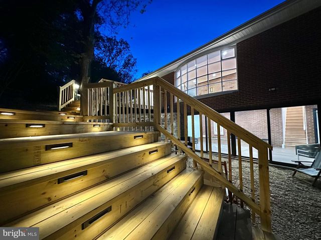 17821 POND RD, Ashton, MD 20861