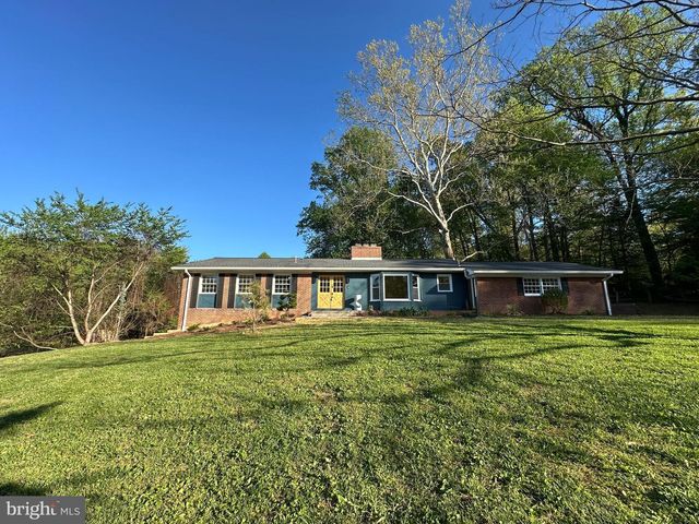 17821 POND RD, Ashton, MD 20861