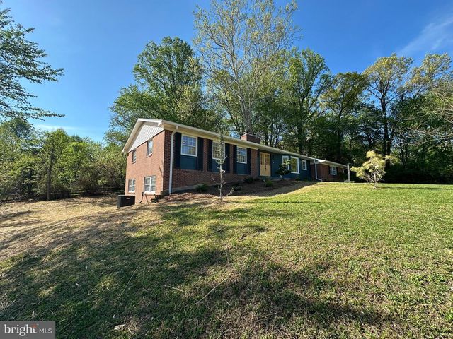 17821 POND RD, Ashton, MD 20861
