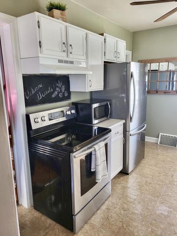 1709 Waldo BOULEVARD, Manitowoc, WI 54220