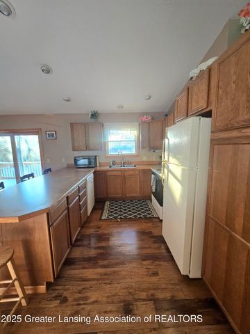 1423 W Hyde Road, St. Johns, MI 48879