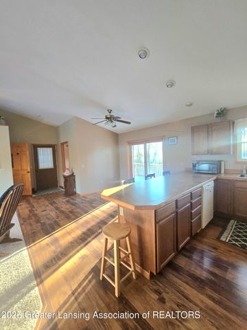 1423 W Hyde Road, St. Johns, MI 48879