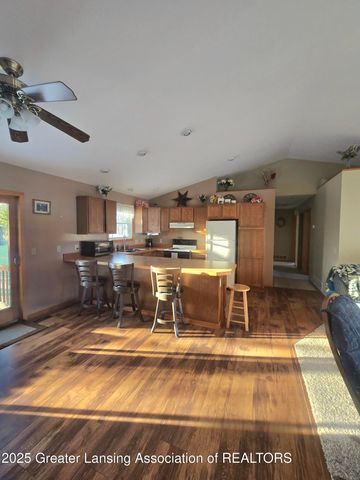 1423 W Hyde Road, St. Johns, MI 48879