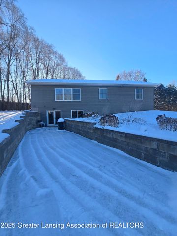 1423 W Hyde Road, St. Johns, MI 48879