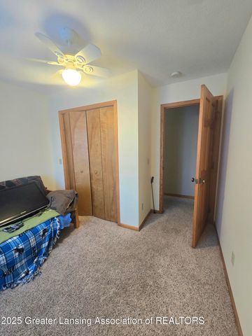 1423 W Hyde Road, St. Johns, MI 48879