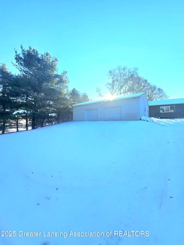 1423 W Hyde Road, St. Johns, MI 48879