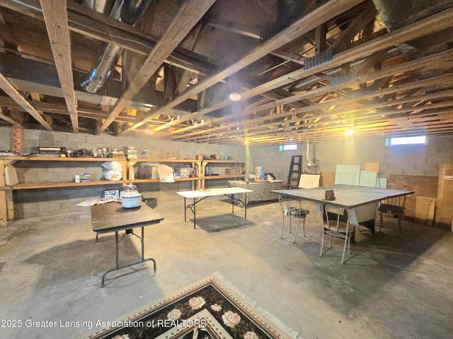 1423 W Hyde Road, St. Johns, MI 48879