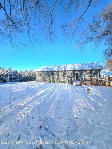 1423 W Hyde Road, St. Johns, MI 48879