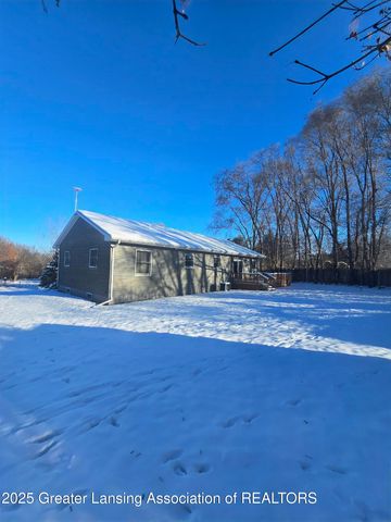 1423 W Hyde Road, St. Johns, MI 48879