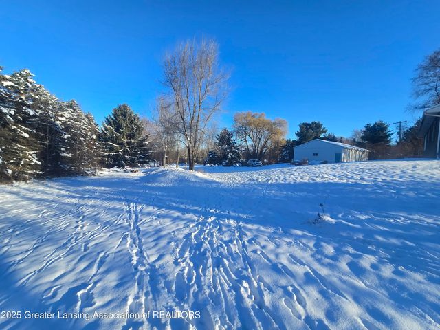 1423 W Hyde Road, St. Johns, MI 48879