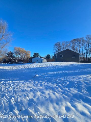 1423 W Hyde Road, St. Johns, MI 48879