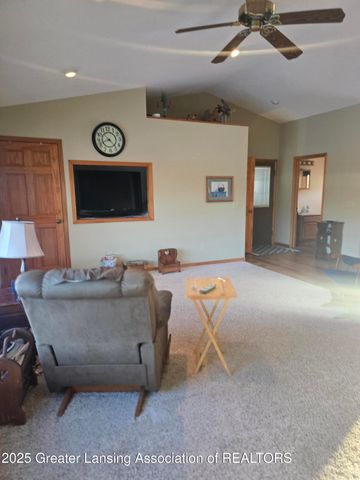 1423 W Hyde Road, St. Johns, MI 48879