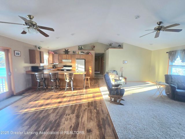 1423 W Hyde Road, St. Johns, MI 48879