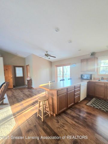 1423 W Hyde Road, St. Johns, MI 48879