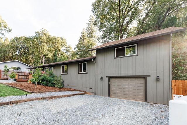 5870 Madrone Dr, Foresthill, CA 95631