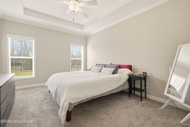 1302 Conservatory Ln, Louisville, KY 40223