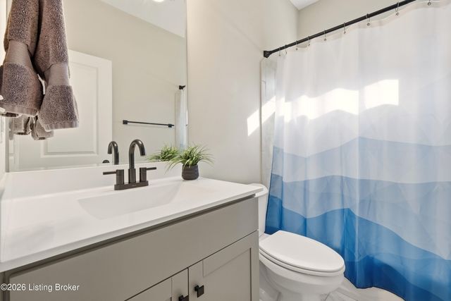 1302 Conservatory Ln, Louisville, KY 40223