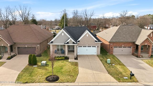 1302 Conservatory Ln, Louisville, KY 40223