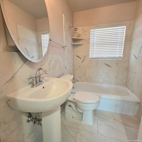 226 Antrim, San Antonio, TX 78218