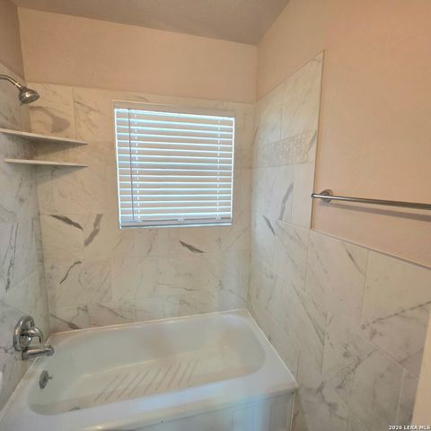 226 Antrim, San Antonio, TX 78218