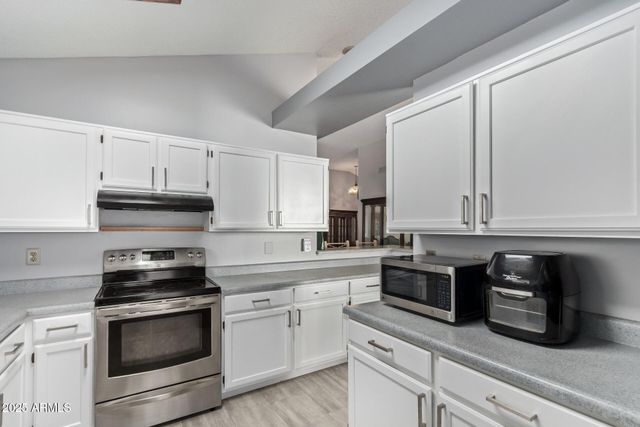 9033 W HATCHER Road, Peoria, AZ 85345