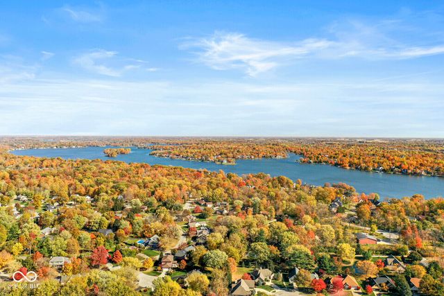 8730 Vintner Way, Indianapolis, IN 46256