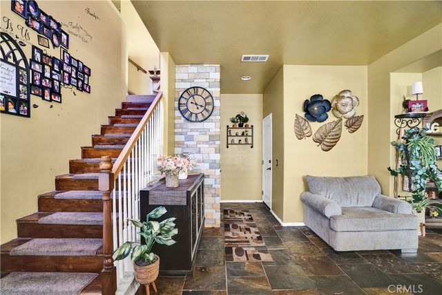 15717 Alia Court, Canyon Country, CA 91387