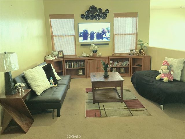 15717 Alia Court, Canyon Country, CA 91387