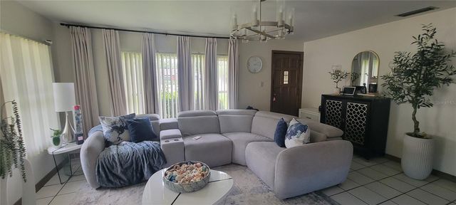 1223 57TH AVENUE E, Bradenton, FL 34203