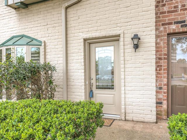 14703 Barryknoll Lane 2, Houston, TX 77079