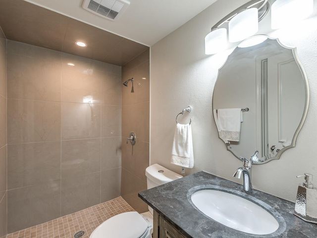 14703 Barryknoll Lane 2, Houston, TX 77079