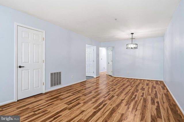 2627 COMPASS DR, Annapolis, MD 21401