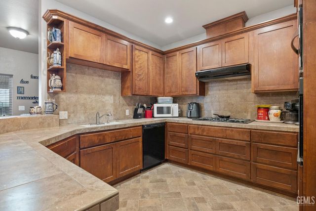 14410 Round Mountain Road, Bakersfield, CA 93308