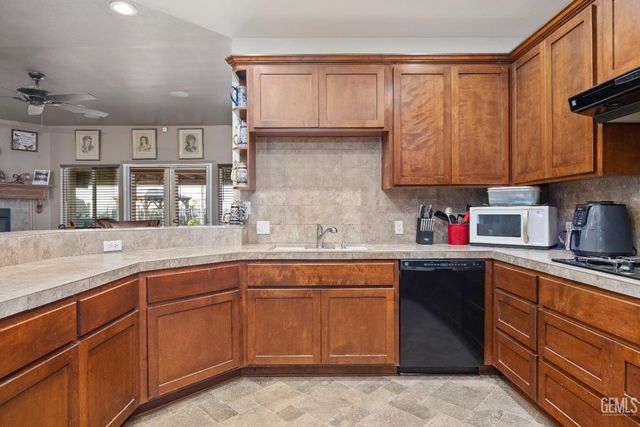 14410 Round Mountain Road, Bakersfield, CA 93308