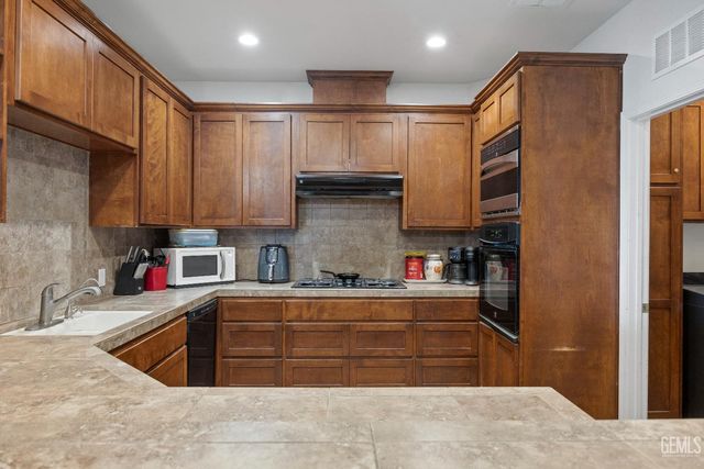 14410 Round Mountain Road, Bakersfield, CA 93308