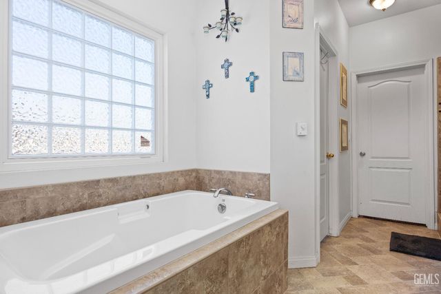 14410 Round Mountain Road, Bakersfield, CA 93308