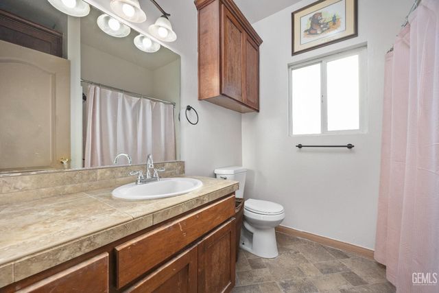 14410 Round Mountain Road, Bakersfield, CA 93308