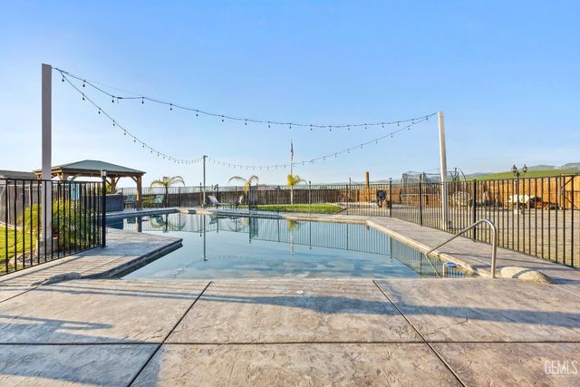 14410 Round Mountain Road, Bakersfield, CA 93308