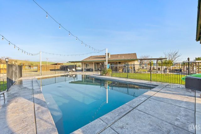 14410 Round Mountain Road, Bakersfield, CA 93308