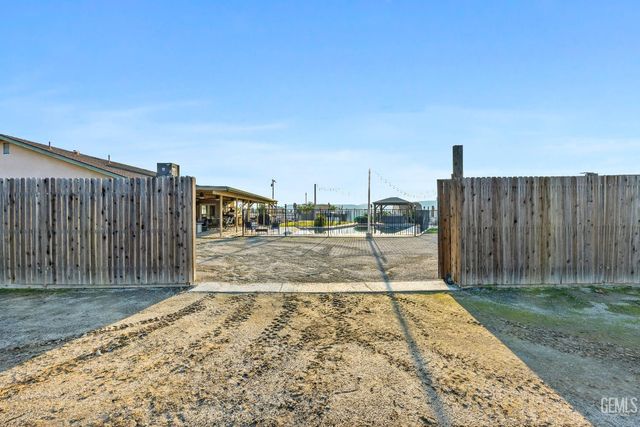 14410 Round Mountain Road, Bakersfield, CA 93308