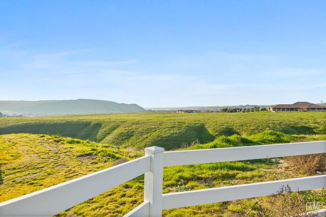 14410 Round Mountain Road, Bakersfield, CA 93308