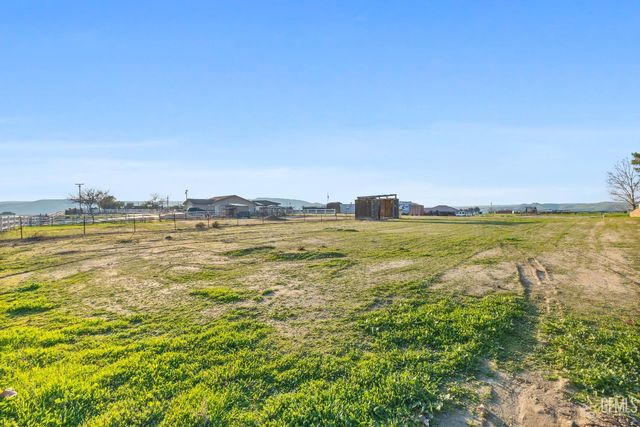 14410 Round Mountain Road, Bakersfield, CA 93308