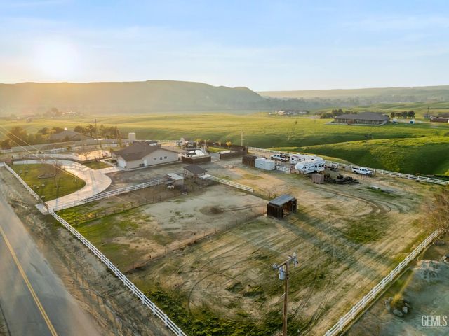 14410 Round Mountain Road, Bakersfield, CA 93308